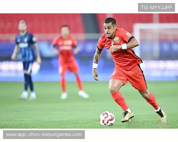 上海海港莱昂纳多边路连续突破，挑战自我再创辉煌